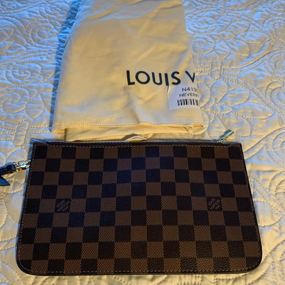 Louis Vuitton Handbags - Louis Vuitton pouch